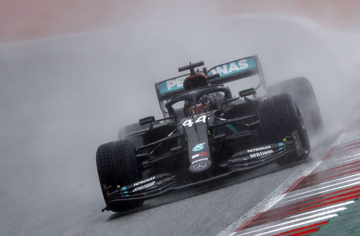 Lewis Hamilton fuhr die schnellste Zeit in Spielberg. Foto: AP/LEONHARD FOEGER