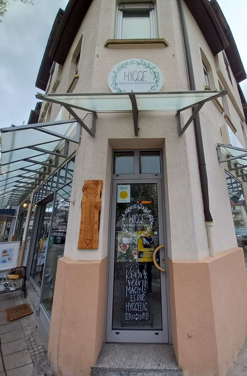Der Hygge-Laden ist vor rund zwei Jahren in einen Teil der Räume eingezogen, in der zuvor eine Filiale der Bäckerei Grau ansässig war.