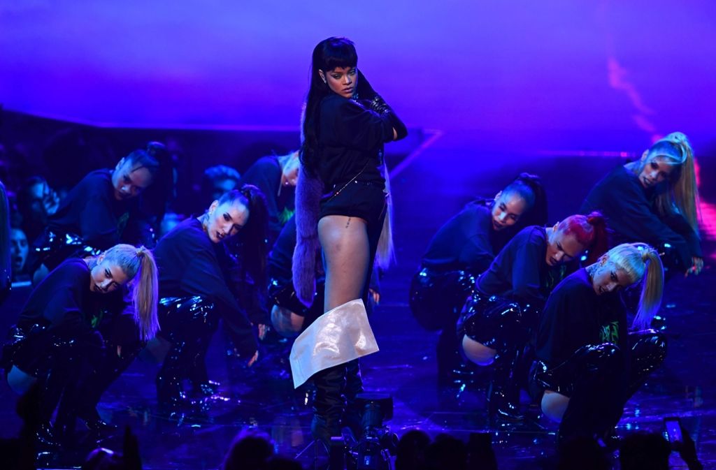 Für ihren Aufritt wurden Rihanna mit stürmischem Applaus gefeiert.