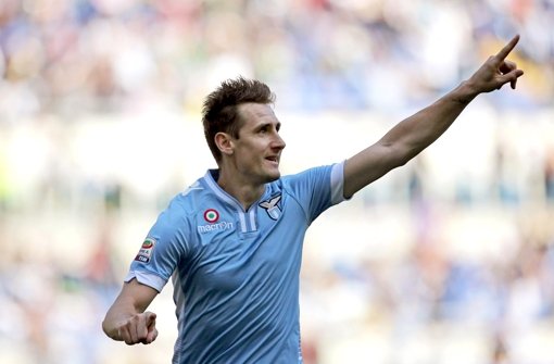 Miroslav Klose jubelt auch weiter im Trikot von Lazio Rom. Foto: dpa