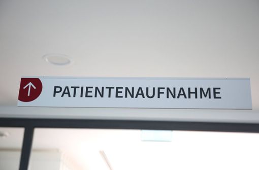 Kliniken müssen teilweise nicht dringend notwendige Eingriffe bei Patienten verschieben. (Symbolbild) Foto: IMAGO/BildFunkMV/IMAGO