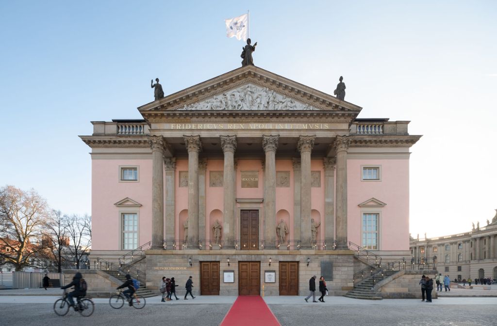 ... sowie die Sanierung der Berliner Staatsoper Unter den Linden vom Büro HG Merz, Berlin.