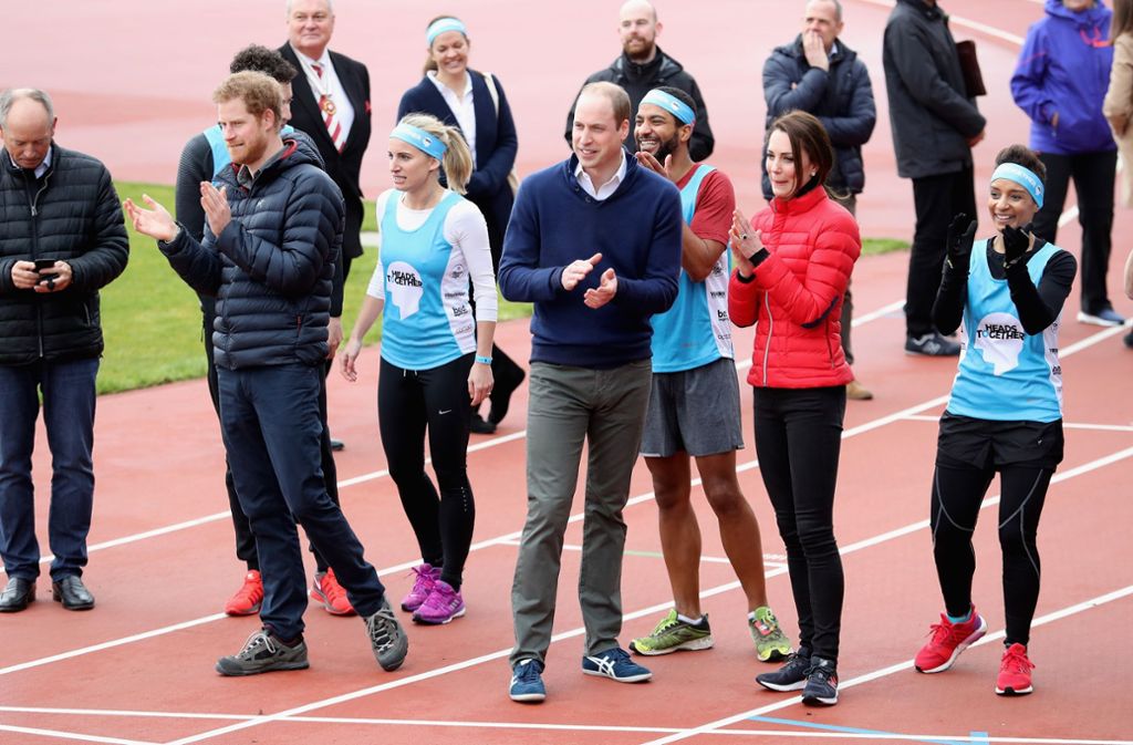 Die Royals rannten am Sonntag auf einer 50-Meter-Strecke im Londoner Olympiapark um die Wette,...