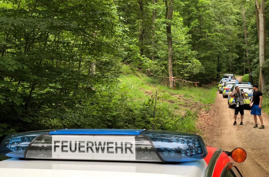 Das zweite Unglück geschah bei Nürtingen im Kreis (Esslingen):Zahlreiche alarmierte Rettungskräfte...