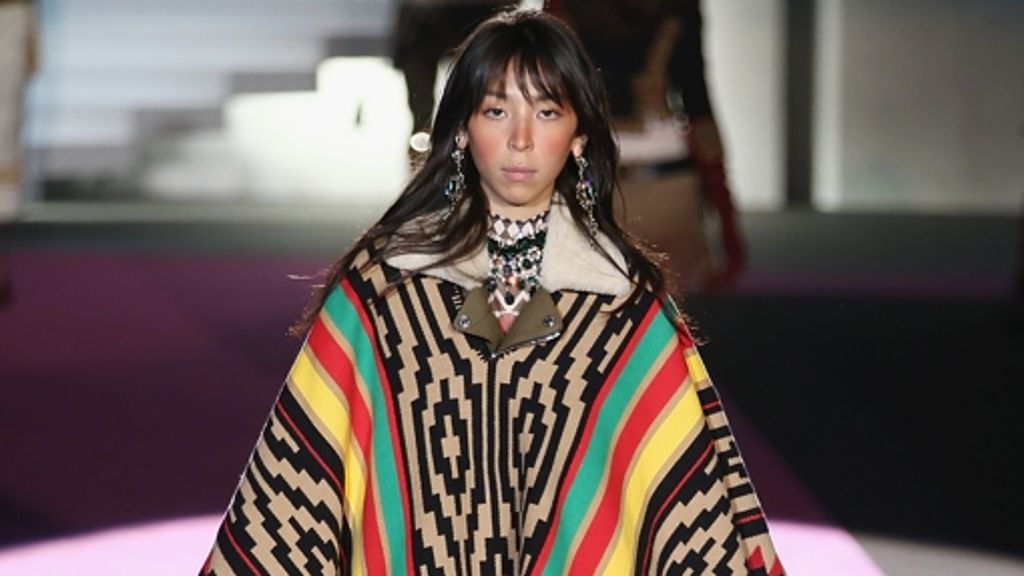 Poncho-Mode: Das  wandelnde Indianerzelt