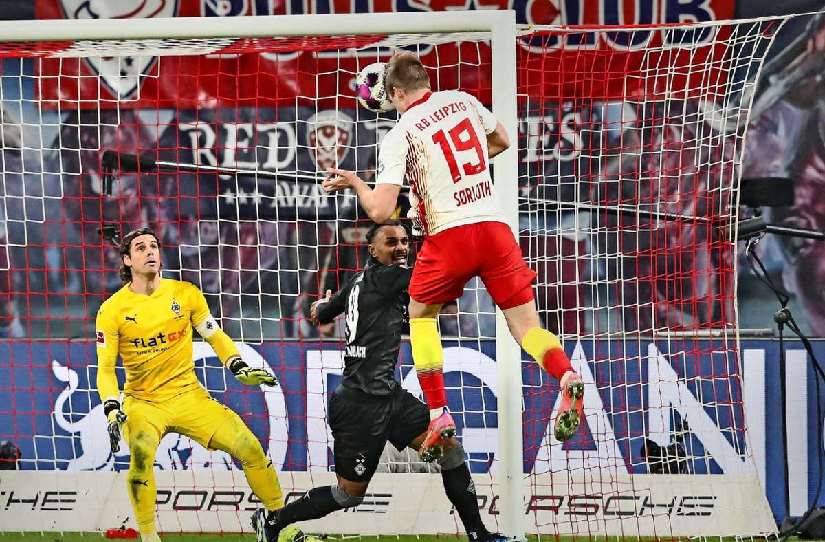 Goldköpfchen Alexander Sörloth trifft zum 3:2 für RB Leipzig. Foto: imago images/Christian Schrödter