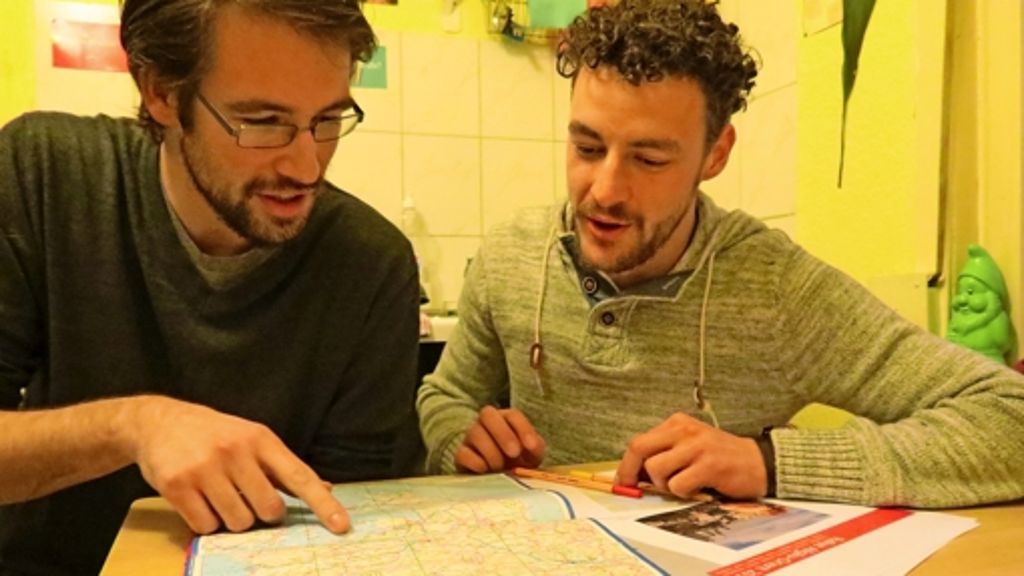  Zwei Degerlocher Studenten nehmen an der Allgäu-Orient-Rallye teil. Mit einem Schrottauto geht es nach Jordanien. Das Team will nicht nur Abenteuer, sondern auch helfen. 