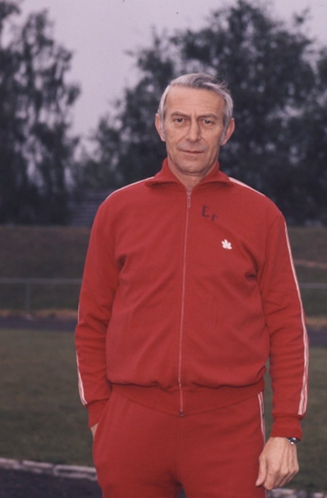 Trainer Herrmann Eppenhoff musste im Dezember 1974 seinen Hut nehmen, ...