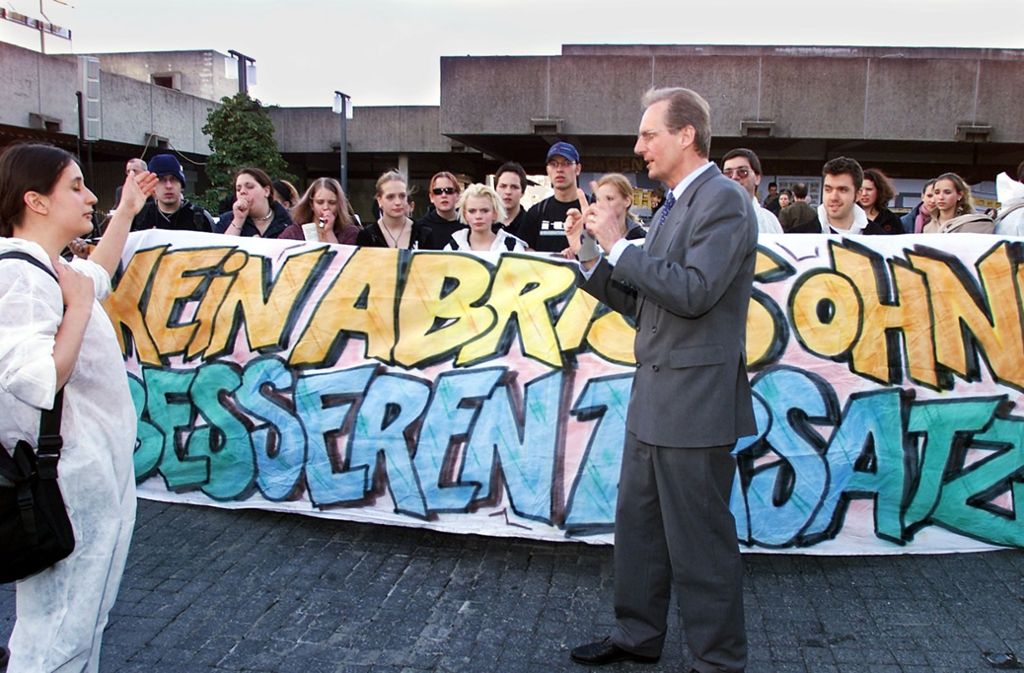 ... und demonstrierten gegen den Abriss (hier mit OB Wolfgang Schuster).