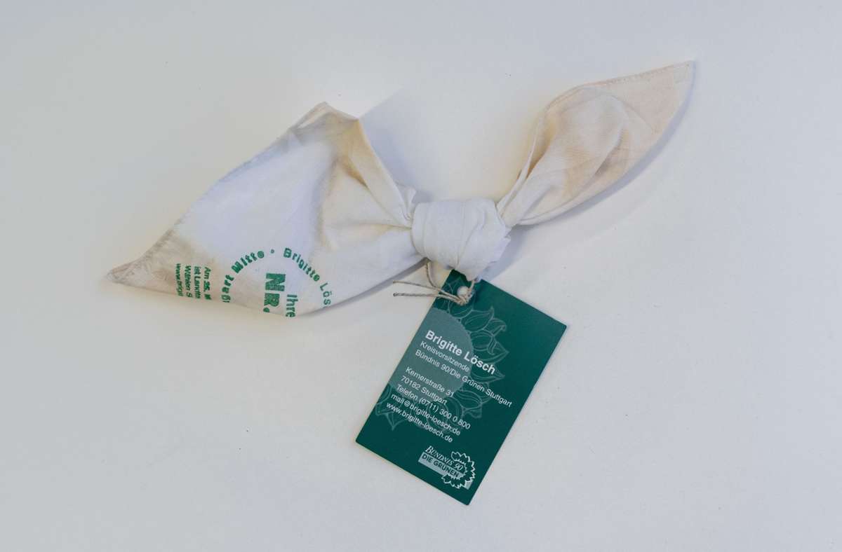 Ein Baumwolltaschentuch mit Knoten: Damit warb die Grüne Brigitte Lösch 2001 um die Gunst der Wähler in ihrem Wahlkreis.