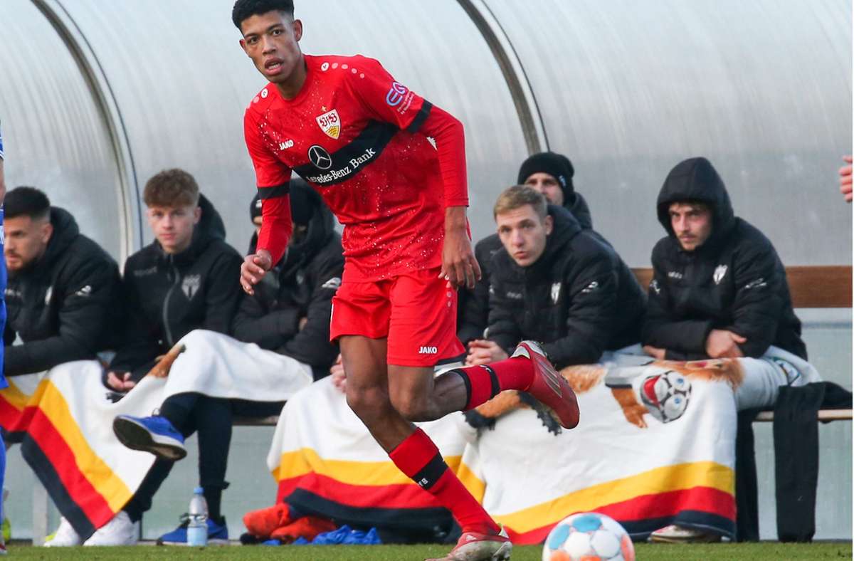 Der Ex-Reutlinger Noah Ganaus brachte den VfB II in Aalen mit 1:0 in Führung.