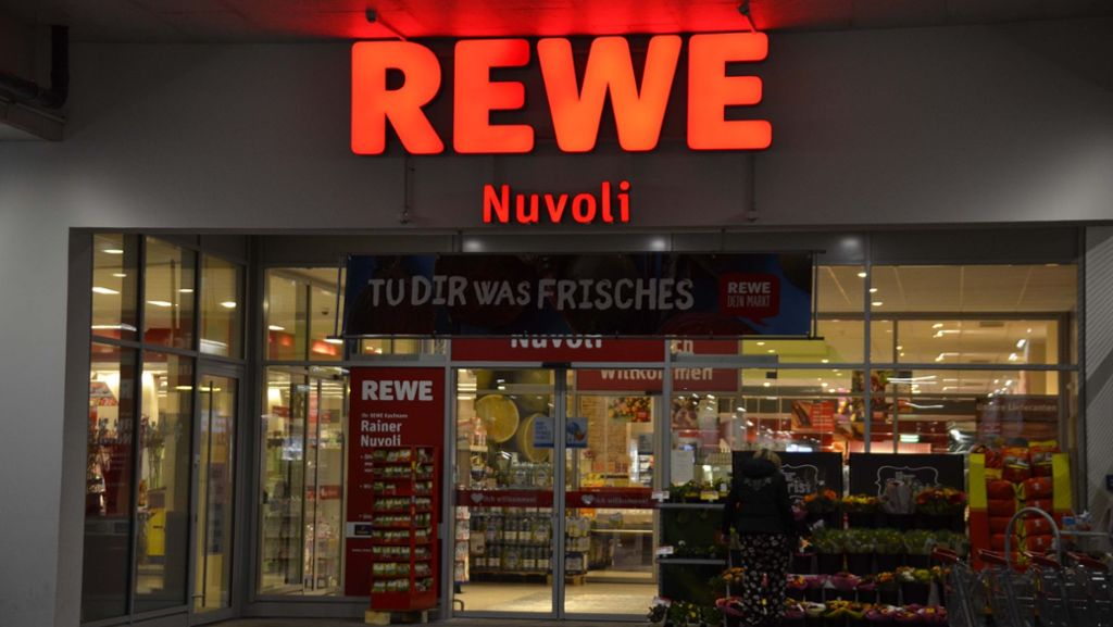 Supermarkt in Stuttgart überfallen: Polizei fahndet nach flüchtigem Täter