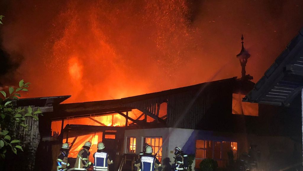 Großbrand in Marbach: Flammen zerstören Werkstatt  – hoher Sachschaden