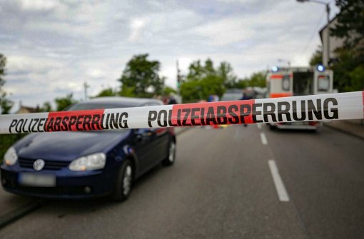 Am Dienstagnachmittag hat sich in Stuttgart-Untertürkheim ein tragischer Unfall ereignet, in dessen Folge ein 14-jähriges Mädchen sein Leben lassen musste. Foto: 7aktuell.de/Herlinger