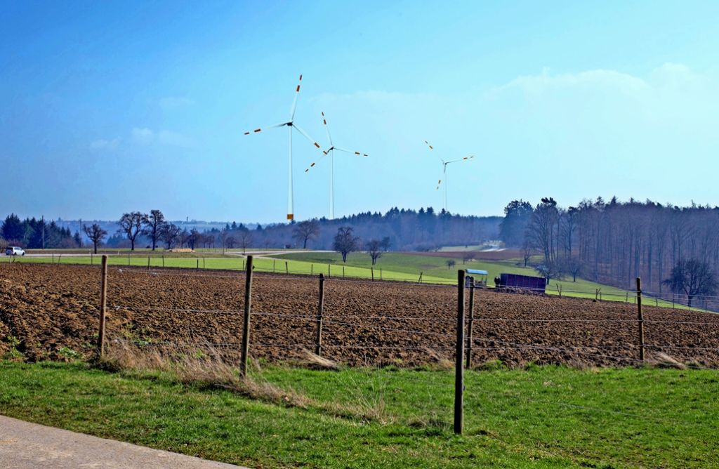 So könnte der geplante Windpark Goldboden aus Richtung Manolzweiler laut einer Visualisierung aussehen. Foto: EnBW