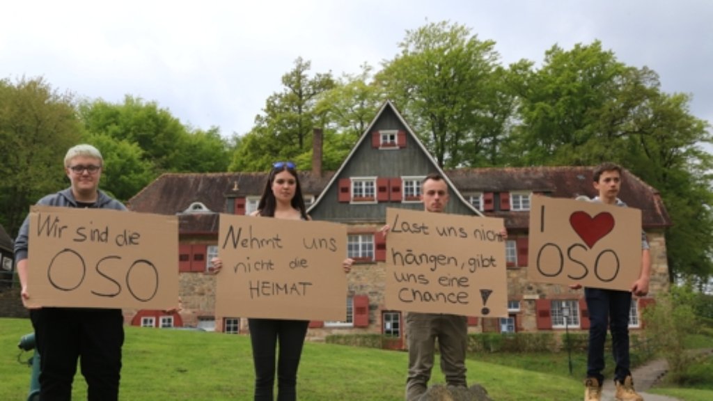  Nach der Aufgabe des Trägervereins hat in der Odenwaldschule die Abwicklung begonnen. Am Nachmittag wollen Schüler und Eltern in einer Demonstration ihrer Fassungslosigkeit über die Schließung zeigen. 