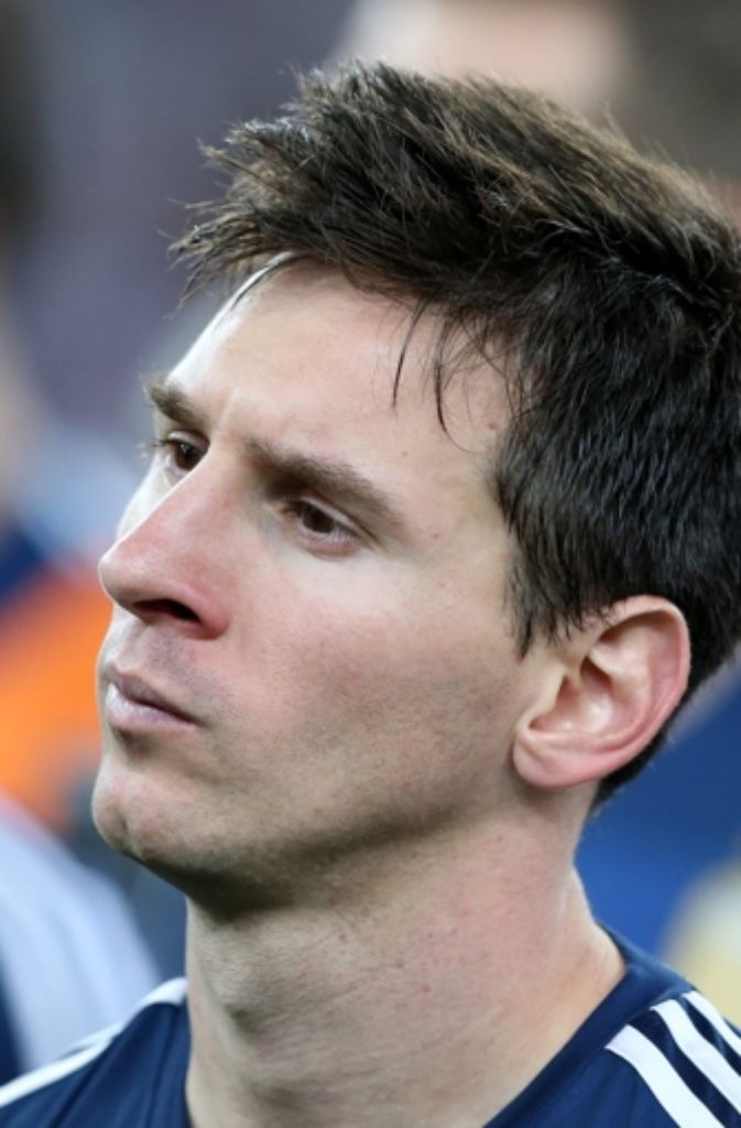 Lionel Messi: Der Weltfußballer der Jahre 2009 bis 2012 blickt ins Leere.