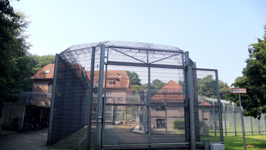 Nordrhein-Westfalen: Möglicherweise bewaffneter Gefangener flieht aus Psychiatrie
