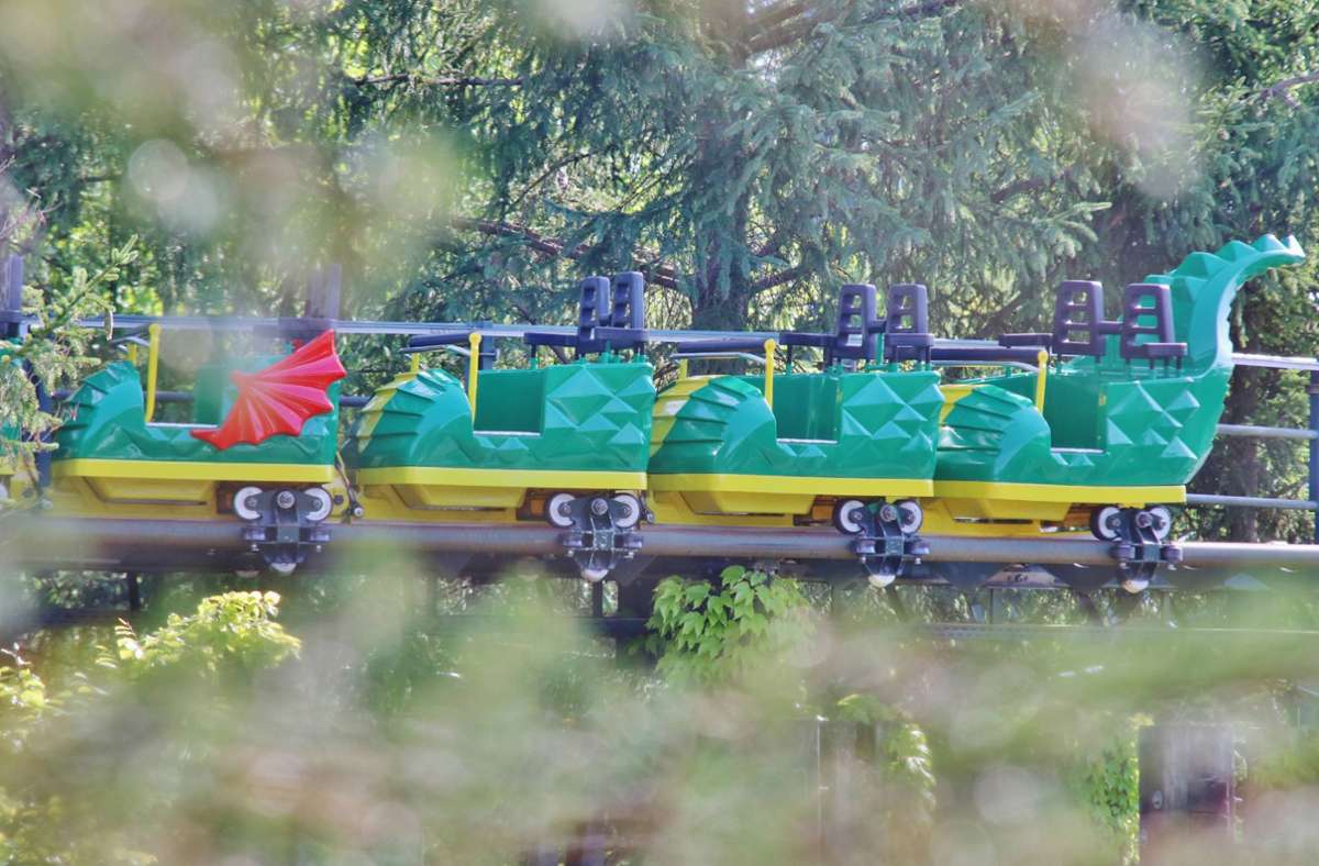 Zwei Züge prallen im Legoland in Günzburg aufeinander, mindestens 31 Menschen werden verletzt.