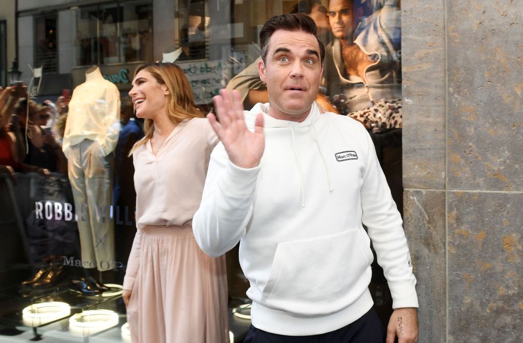 Robbie Williams und seine Frau Ayda Field waren nach München angereist, ...