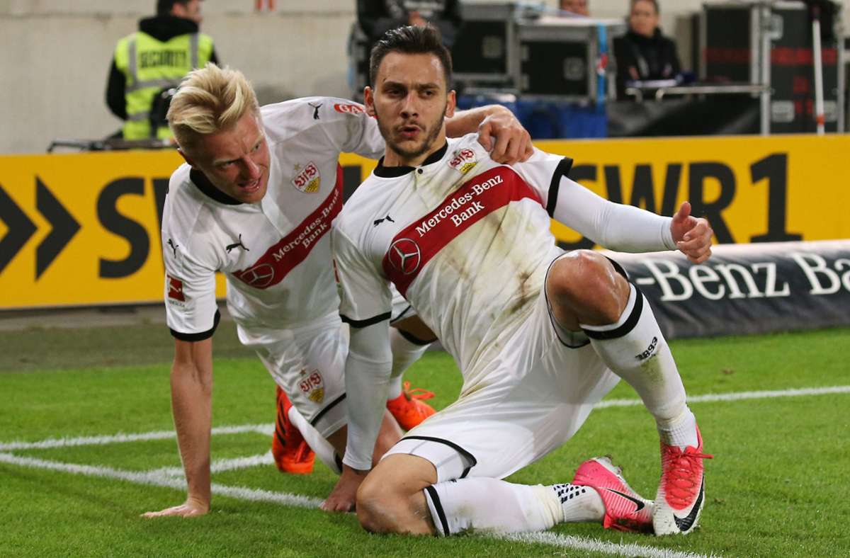 In der 38. Minute bringt Anastasios Donis den VfB Stuttgart mit 1:0 in Führung.