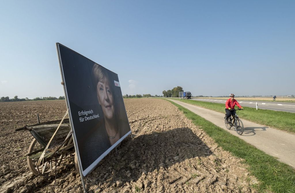In Möglingen im Kreis Ludwigsburg wurde sogar auf dem Feld mit Hilfe eines Leiterwagens Wahlkampf gemacht.