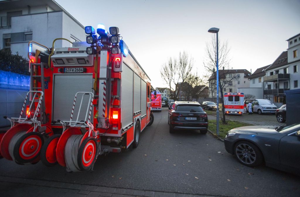 In der Wohnung einer 43-Jährigen in Feuerbach hat es am Donnerstag gebrandt. Das Feuer wurde durch zwei Spiegel entfacht, die das einstrahlende Sonnenlicht unglücklich bündelten.