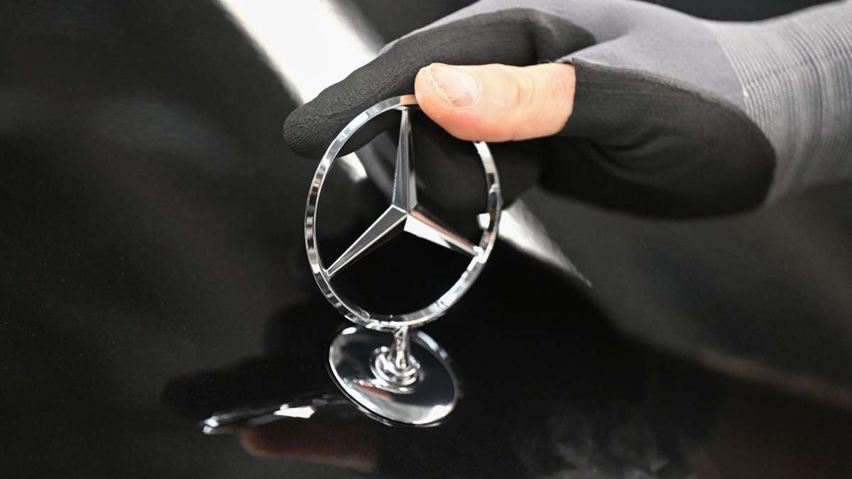Rückruf beim Stuttgarter Autobauer: Mercedes ruft mehr als halbe Million Rechtslenker zurück