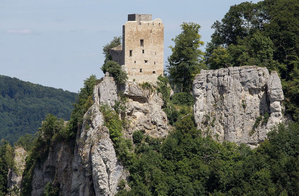 Ruine Reußenstein: Die Burg wurde 1270 als Ministerialburg der Herrschaft Teck gebaut und kontrollierte bis in das Spätmittelalter den einzigen Albaufstieg aus dem Neidlinger Tal.