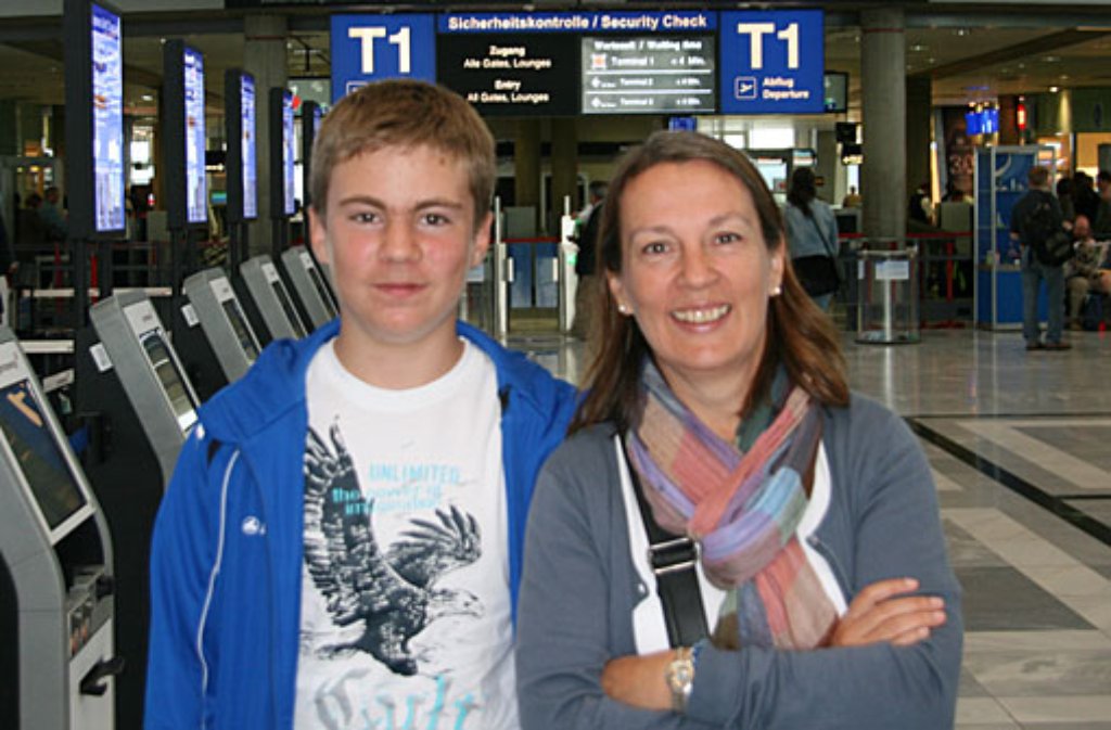 Das Reisebüro von Karin Weikhart (50) und ihrer Familie hat den Flug nach Lissabon noch umgebucht. Verärgert ist Karin Weikhart dennoch: "Jeder, der einen guten Job macht schaut nicht auf die Zeit."