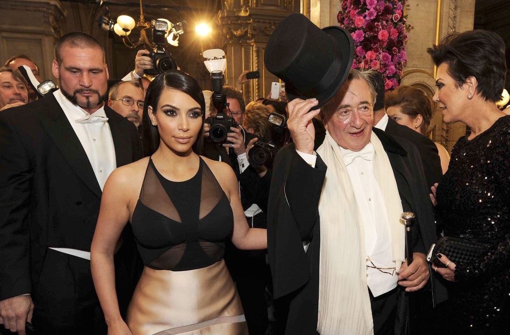 2014 kam Kim Kardashian samt Mutter Kris Jenner als Stargäste nach Wien. Im Nachhinein bezeichnete die Frau von Rapper Kanye West den Abend als den „schlimmsten Abend ihres Lebens“. Grund dafür waren auch rassistische Witze von Komiker Oliver Pocher.