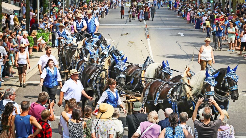 Pferdemarkt in Ludwigsburg: Festumzug lockt 25 000 Zuschauer in die Stadt