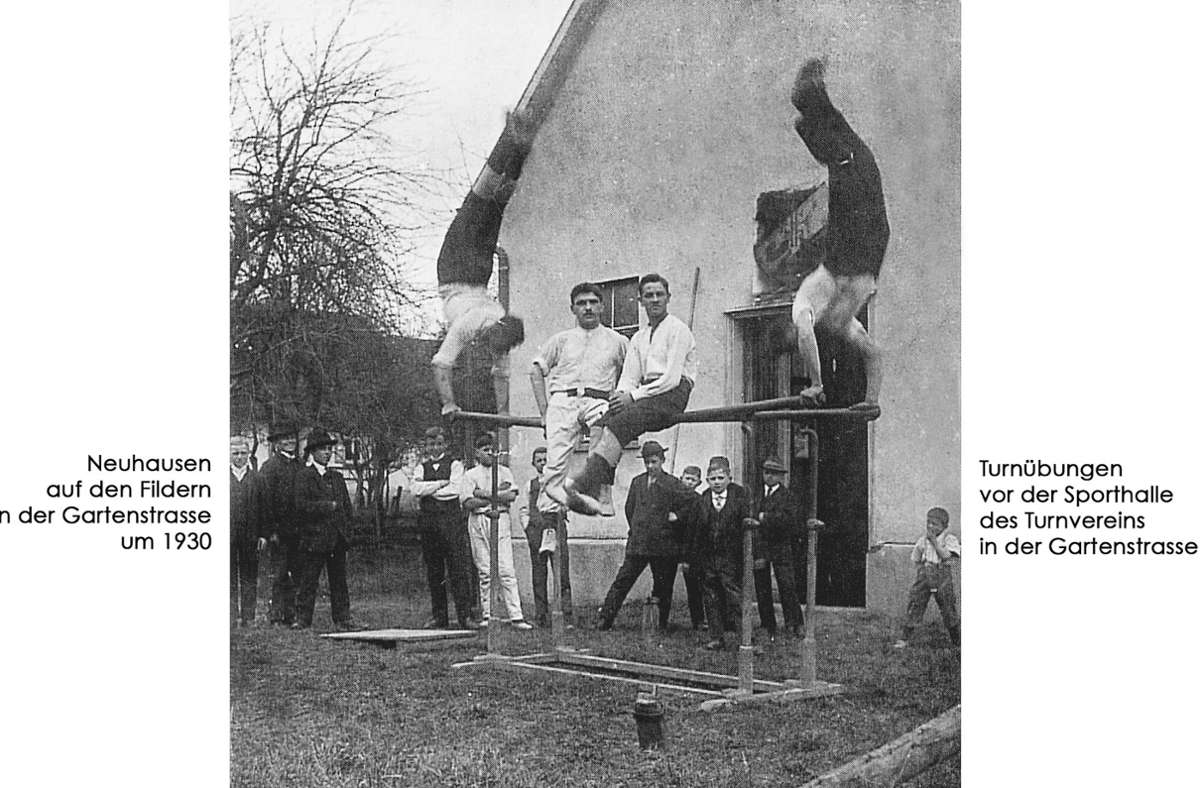 Turnübungen vor der Sporthalle in der Gartenstraße um 1930.