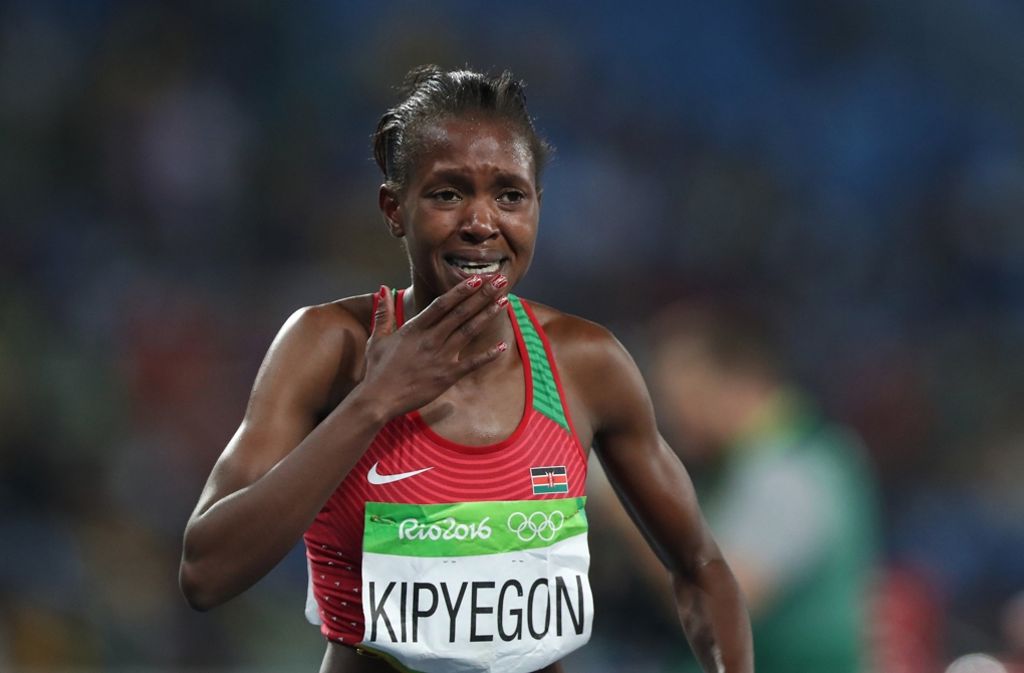 Faith Chepngetich Kipyegon aus Kenya holt Gold im 1500-Meter-Lauf und weint nach ihrem Sieg.