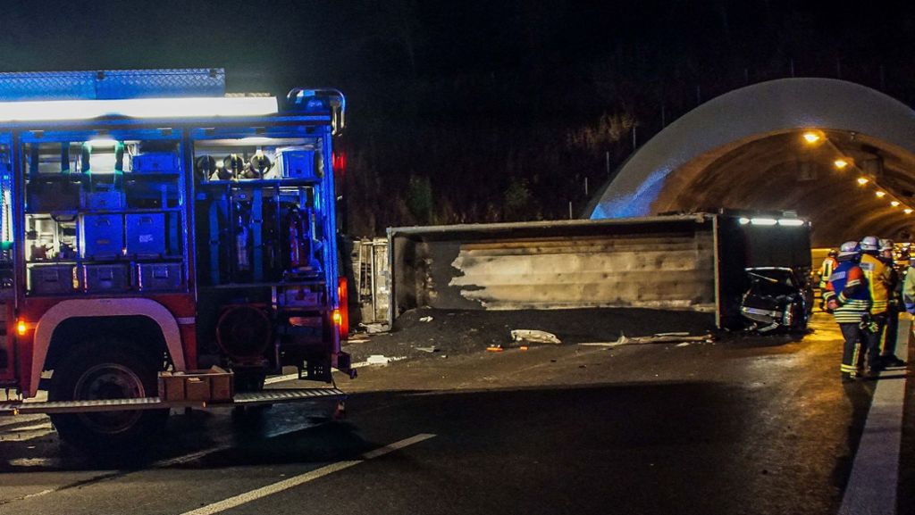 Herrenberg: A81 nach Unfall mit Lkw gesperrt