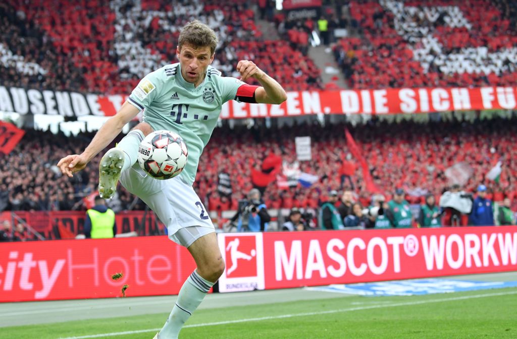 „Sie liebt mich halt.“ (Fußball-Nationalspieler Thomas Müller zum Instagram-Beitag seiner Frau Lisa, in der sie Bayern-Trainer Niko Kovac kritisierte)