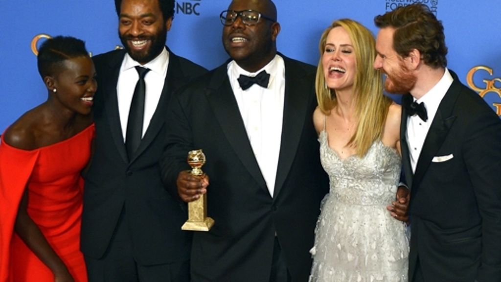  bExklusiv /bMit seinem Film „12 Years a Slave“ hat der Regisseur Steve McQueen gerade den Golden Globe gewonnen. Warum ihn das Thema schon als Kind beschäftigt hat und wieso er so gern mit Brad Pitt zusammenarbeitet, verrät der 44-jährige Brite im StZ-Interview. 