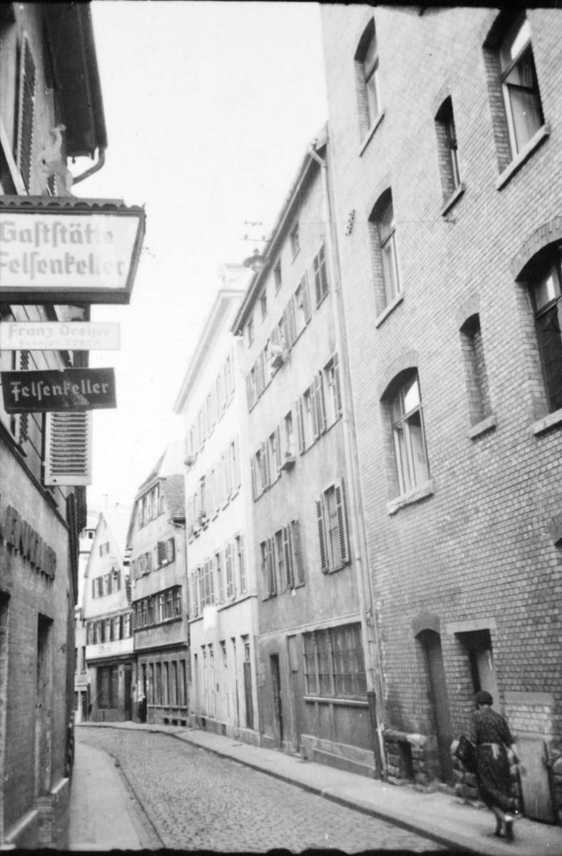 Ebenfalls in der Weinstraße liegt damals die Gaststätte „Felsenkeller“.