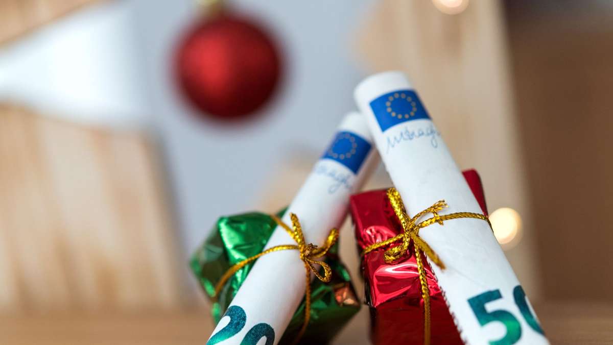 Weihnachtsgeld in Deutschland: Bis zu 5651 Euro extra: Wer besonders profitiert – wer leer ausgeht