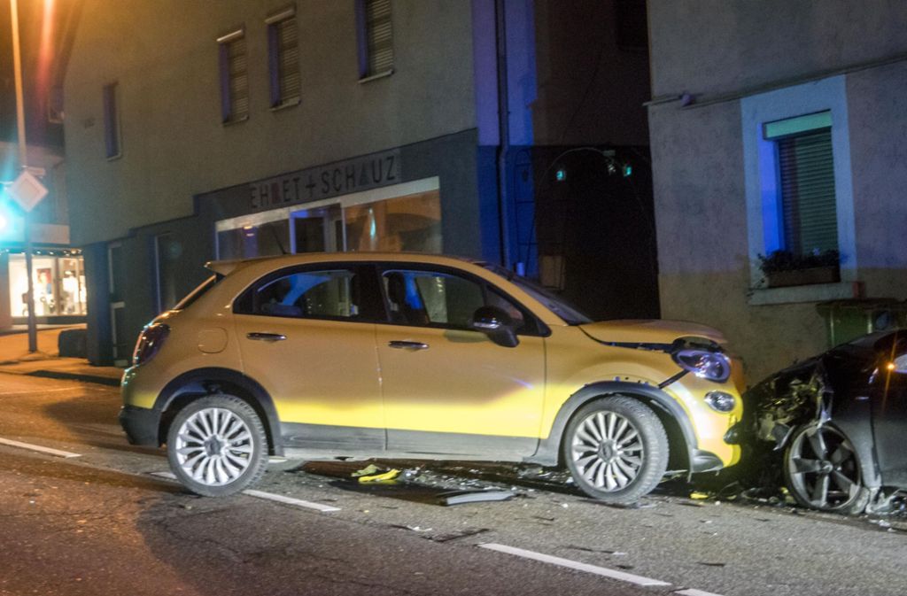 Ein Fiat war in der Lammstraße nach links von der Straße abgekommen und gegen einen Audi geprallt.