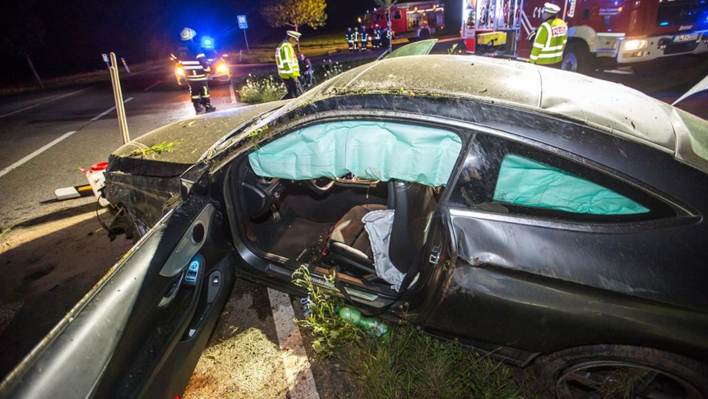 Unfall im Kreis Ludwigsburg: 23-Jähriger überschlägt sich mit Mercedes