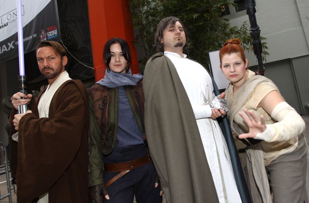 Gleich vier Star-Wars-Fans haben sich für den Kontest als Figuren aus „Rogue One“ verkleidet.