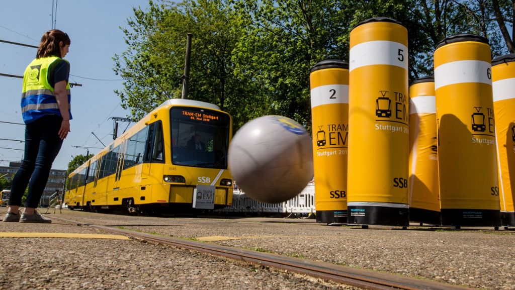 Tram-Turnier in Stuttgart: Bowling mit Stadtbahnen