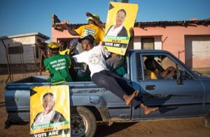 Die Wahlen in Südafrika stellt die Regierungspartei vor eine Bewährungsprobe. Angesichts der hohen Arbeitslosigkeit und Korruptionsskandale könnten Wähler ihrem Ärger Luft machen. Foto: AFP