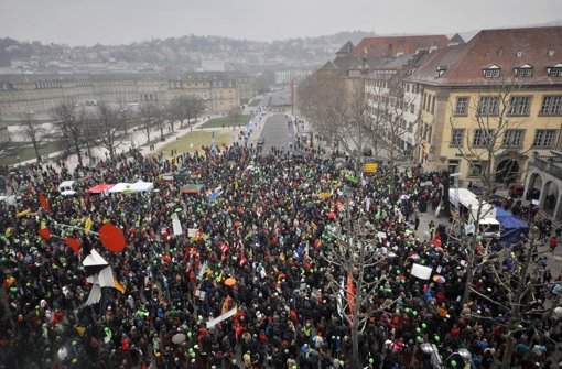 Der Protest gegen Stuttgart 21 reißt nicht ab. Ein Hauptkritikpunkt sind die explodierenden Kosten. Eine Chronologie des Protests sehen Sie in der folgenden Bilderstrecke. Foto: dpa