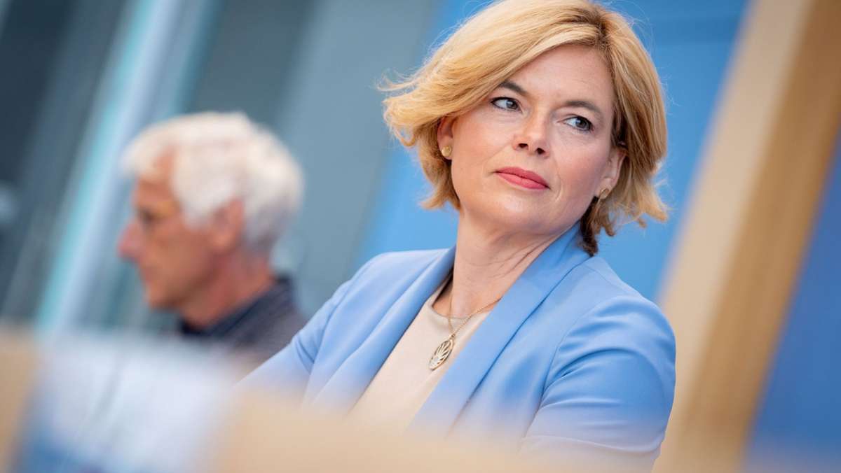 Tief enttäuscht hat sich Julia Klöckner über das Debakel der Union bei der Bundestagswahl gezeigt. Nun kündigt sie ihren Abschied als CDU-Landeschefin in ihrer Heimat an. 