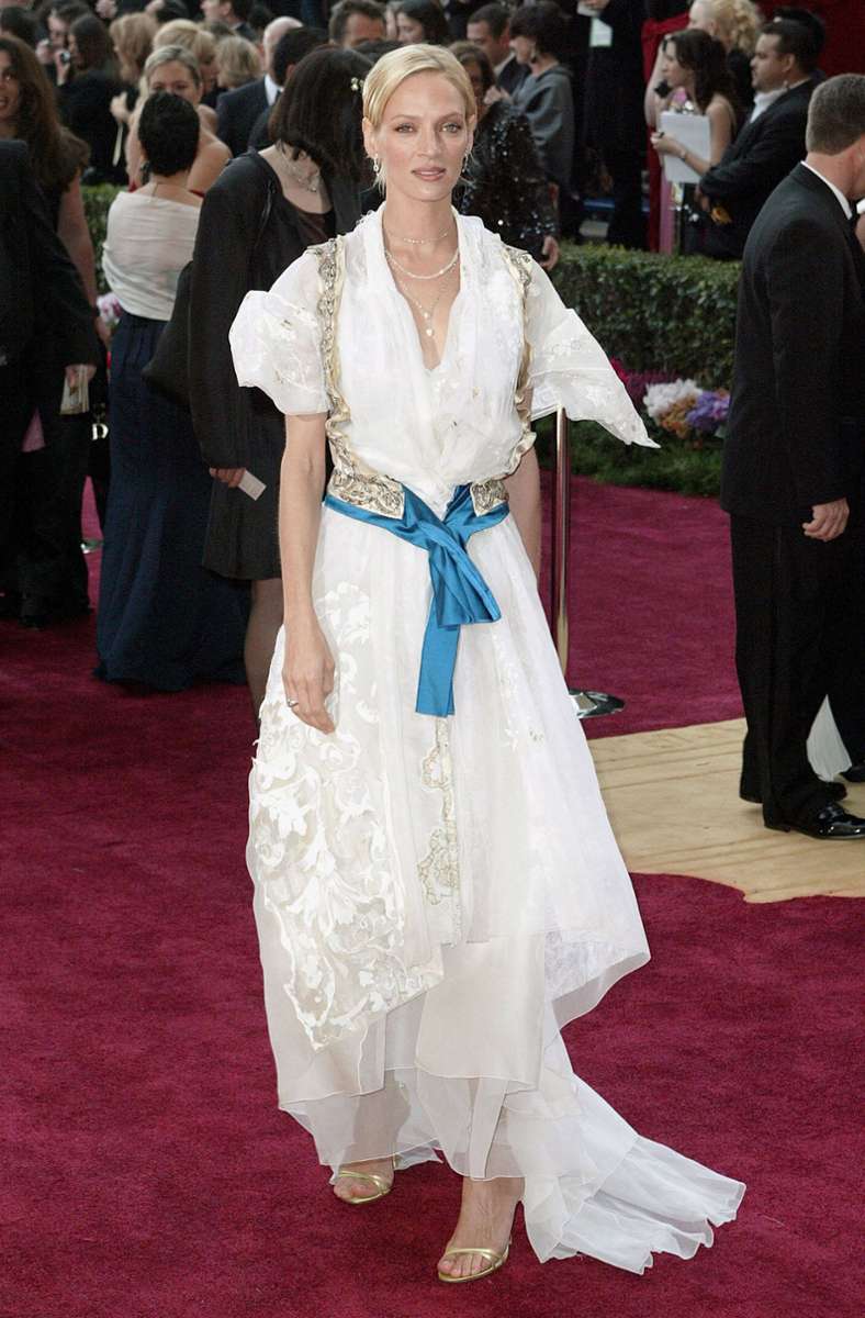 Manches bleibt besser ungesagt: Keine Worte gibt es für das Kleid, in dem Uma Thurman es wagte, 2004 bei den Oscars zu erscheinen.