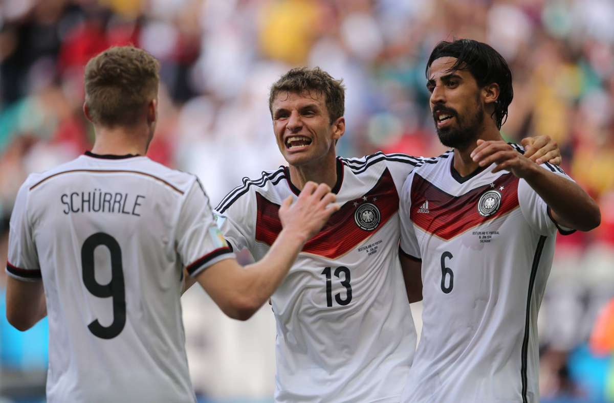 Bei der WM 2014 ging es schon prima los für die DFB-Elf. Gegen Portugal gab es ein 4:0. Thomas Müller erzielte gleich drei Tore, einen Treffer steuerte Mats Hummels bei. Am Schluss krönte sich das Team mit dem WM-Titel.