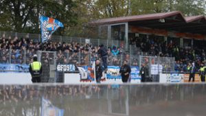 News zu den Stuttgarter Kickers: Haupttribüne fast ausverkauft – Walldorf  erwartet Zuschauerrekord