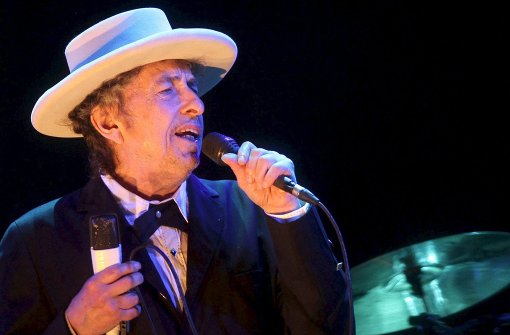 Bob Dylan – hier bei einem Auftritt im Jahr 2012 – hat den Literaturnobelpreis gewonnen. Foto: dpa
